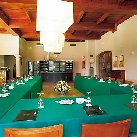 Hotel De 4*