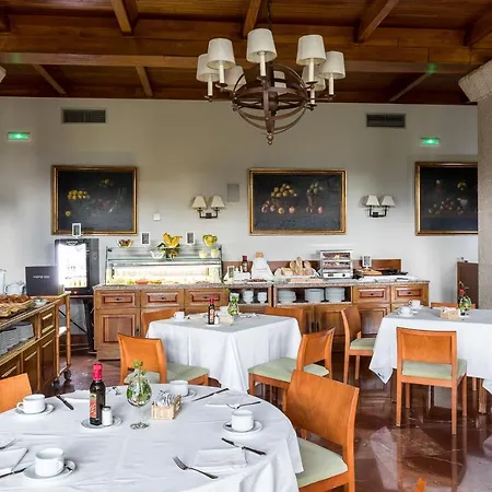 Hotel De 4*
